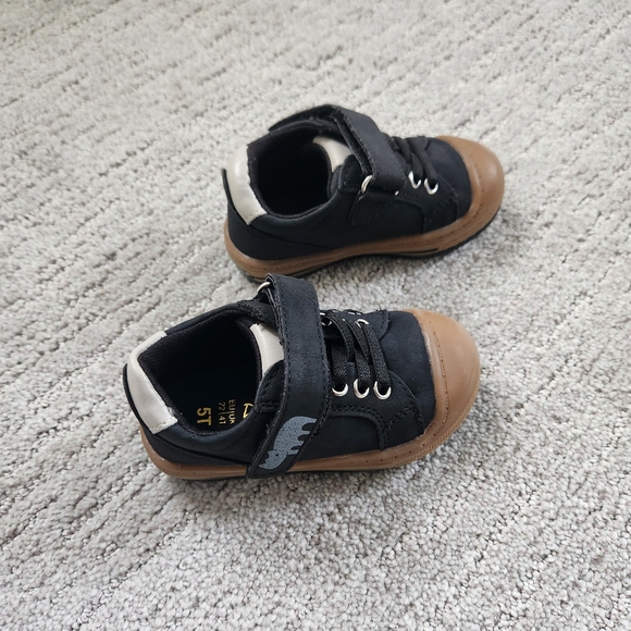 Toddler Black and Brown Shoes - Picture 2 of 4